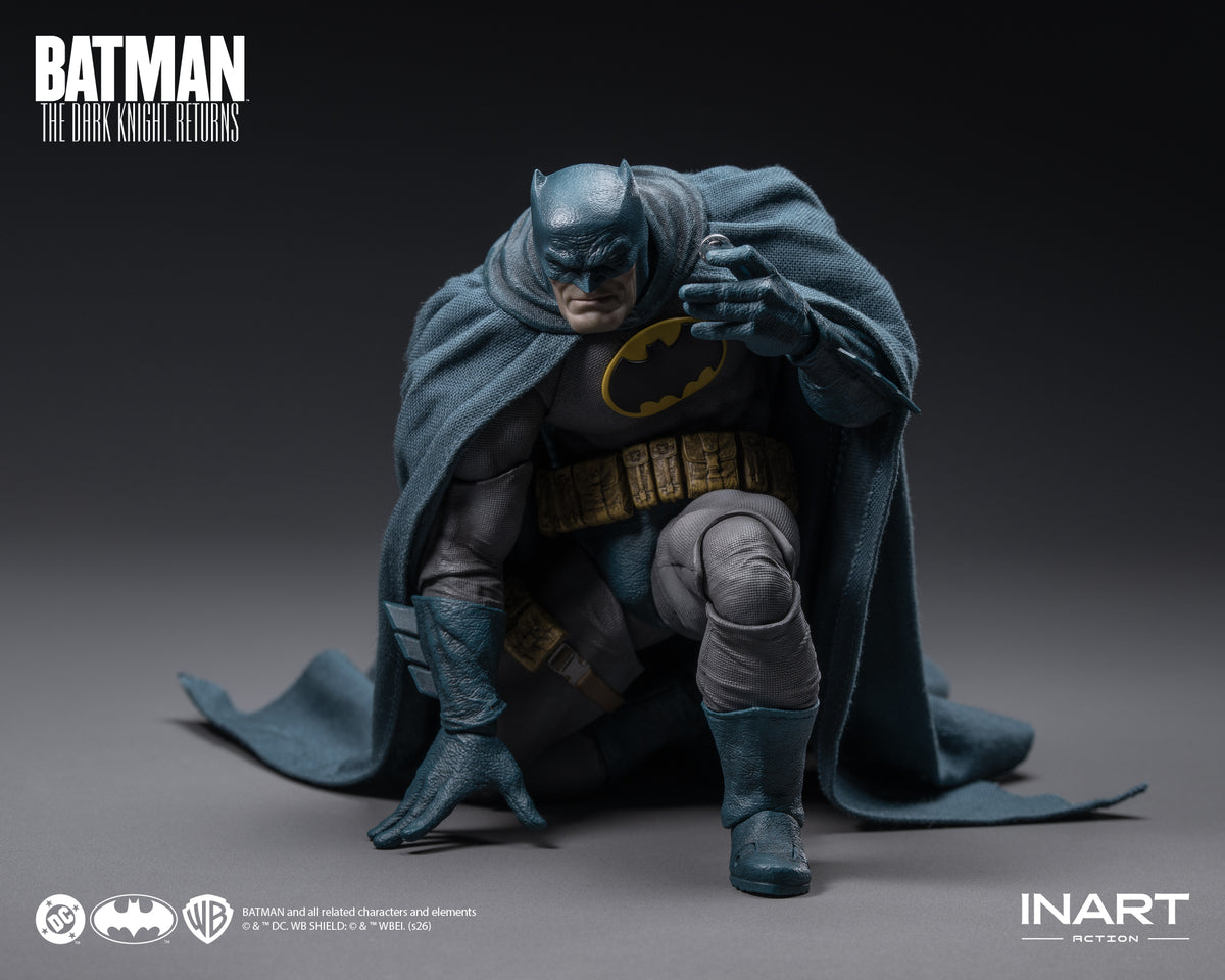 INART Action - DC Universe Action Figure Batman: The Dark Knight Returns - Batman (Blue Suit)