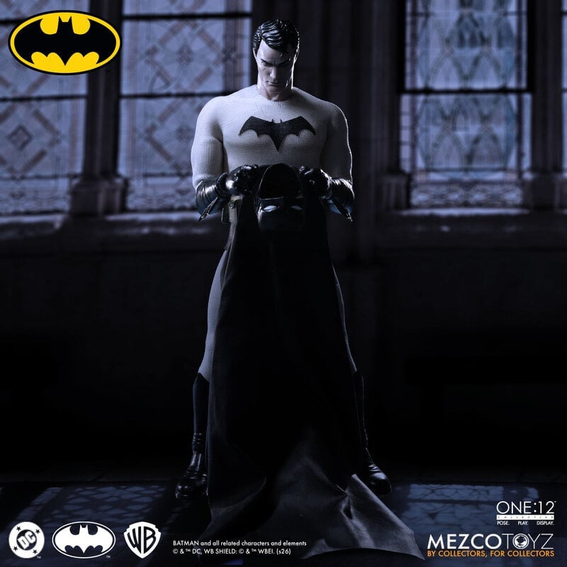 *PRE ORDER* MEZCO ONE:12 COLLECTIVE Batman: Year One (ETA OCTOBER)