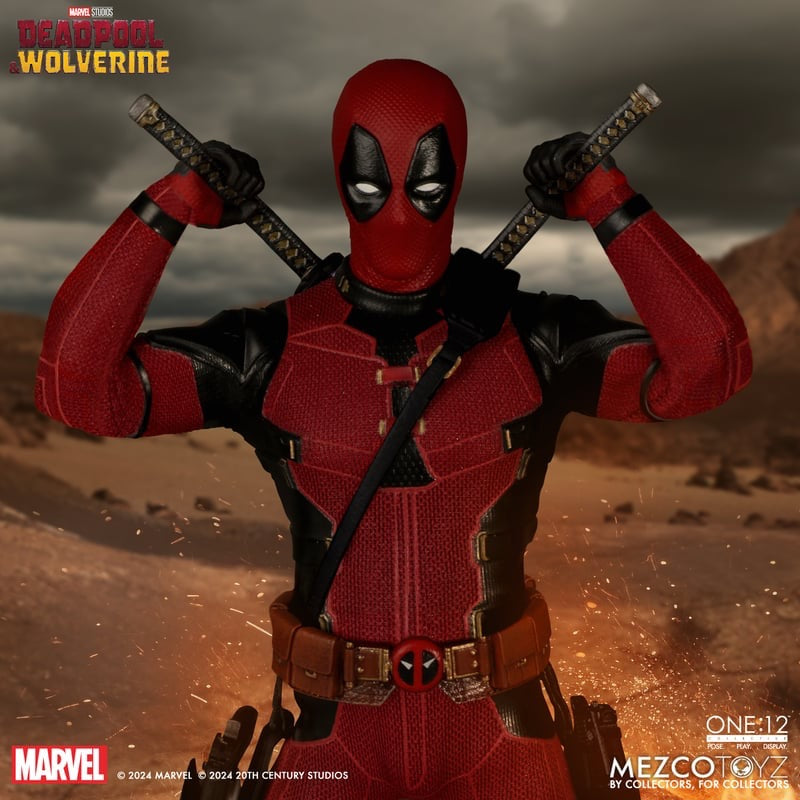 *PRE ORDER* MEZCO DEADPOOL AND WOLVERINE ONE:12 COLLECTIVE DEADPOOL (ETA JULY)