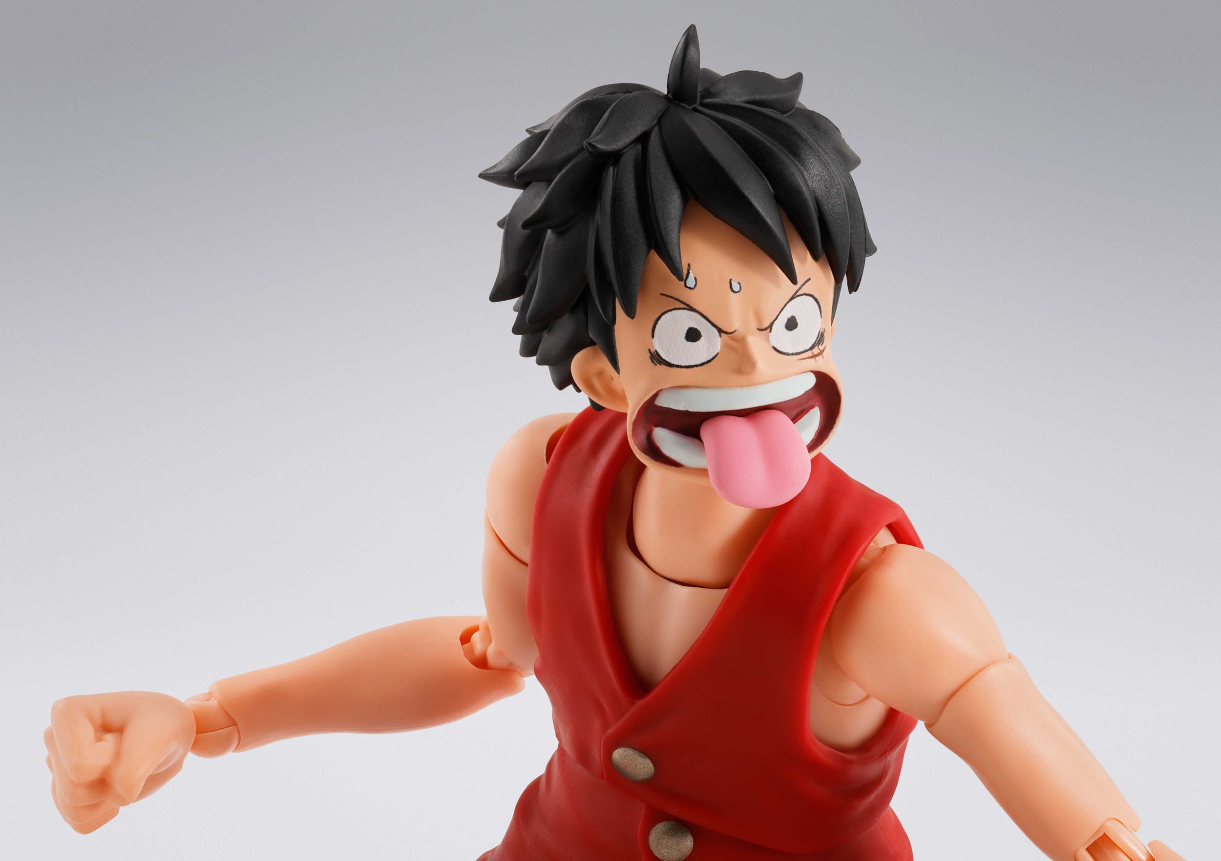 *PRE ORDER* One Piece SH Figuarts Action Figure Dracule Mihawk Hawkeye (ETA FEBRUARY)