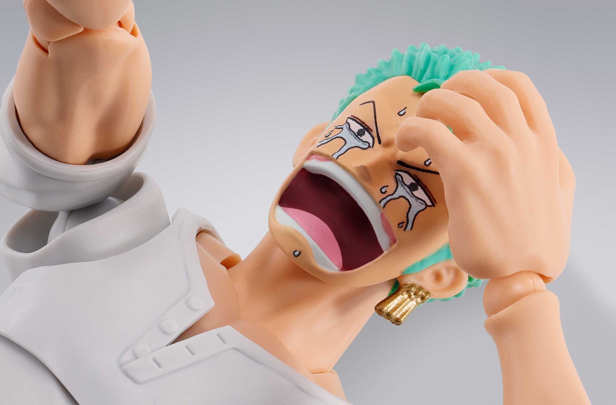 *PRE ORDER* One Piece SH Figuarts Action Figure Dracule Mihawk Hawkeye (ETA FEBRUARY)