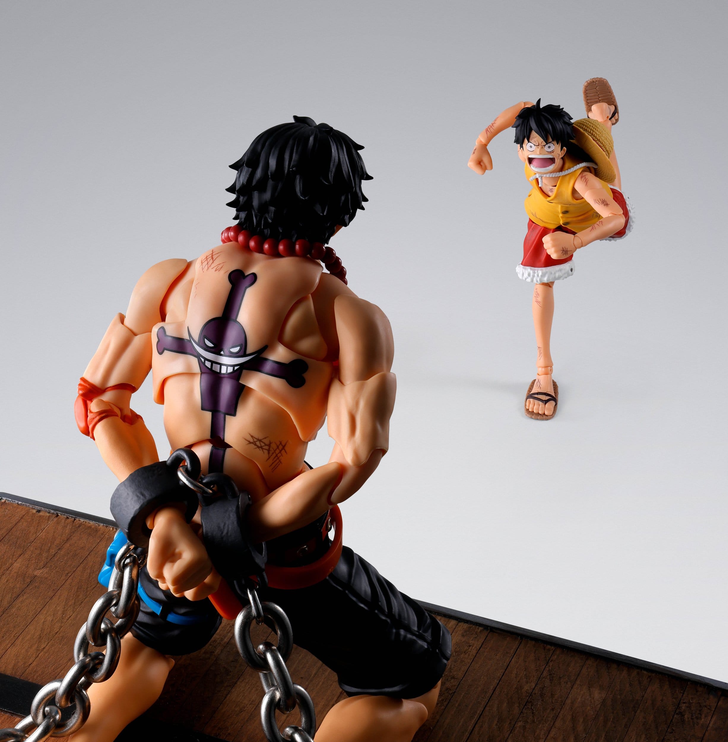 One Piece SH Figuarts Action Figure Portgas D. Ace - Marineford