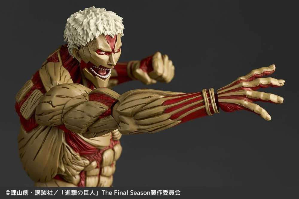 *PRE ORDER* Attack on Titan Amazing Yamaguchi Revoltech NR069 Armored Titan (Reiner Braun) Action Figure (ETA OCTOBER)