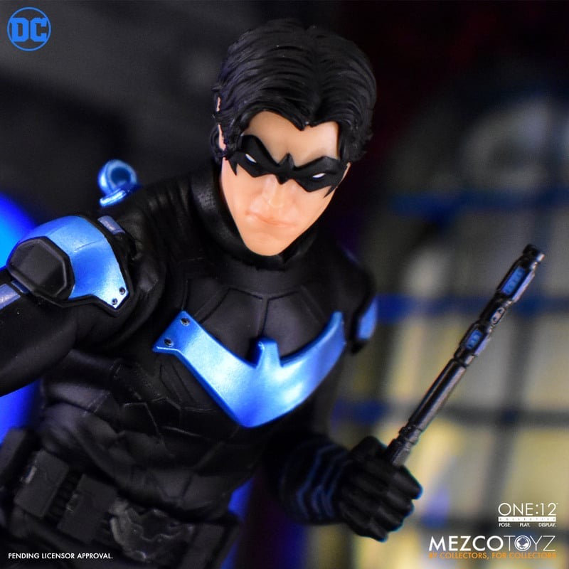 MEZCO ONE:12 COLLECTIVE Nightwing