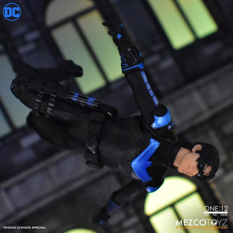 MEZCO ONE:12 COLLECTIVE Nightwing