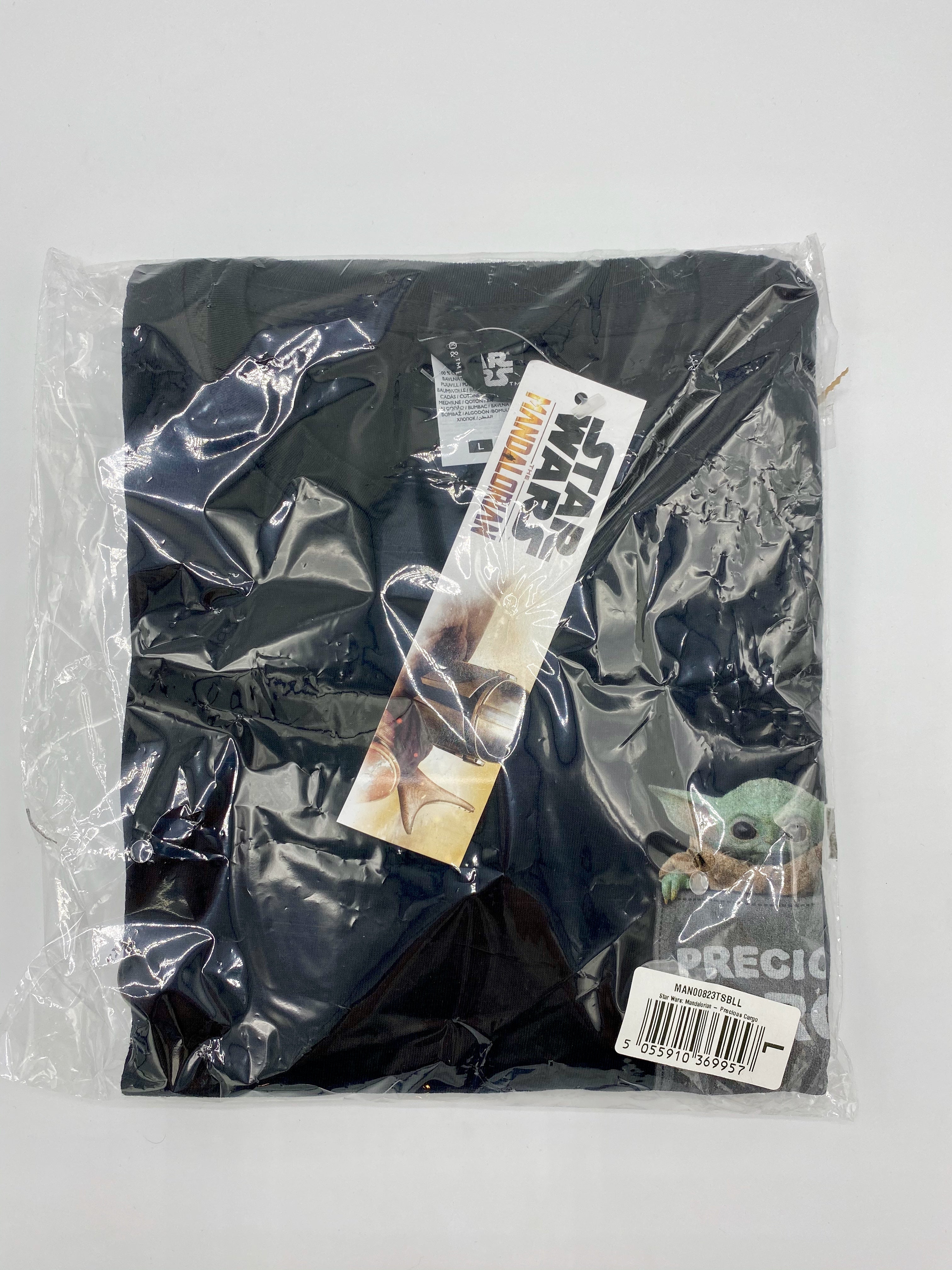 Star Wars The Mandalorian T-Shirt Precious Cargo Pocket