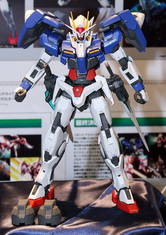 MG GUNDAM 00 RAISER 1/100 Model Kit