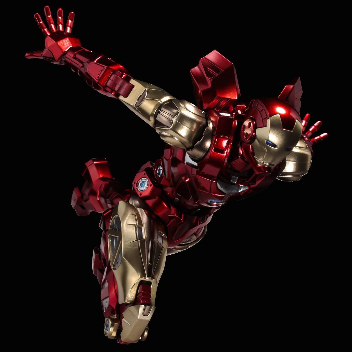 Sentinel Fighting Armor Iron Man Action Figure