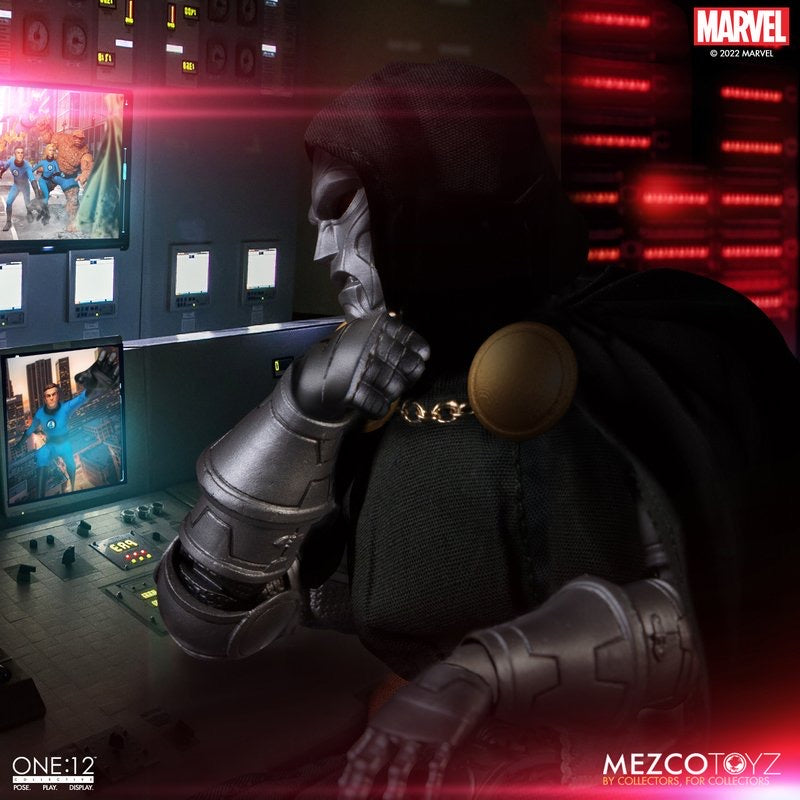 MEZCO ONE:12 COLLECTIVE Doctor Doom