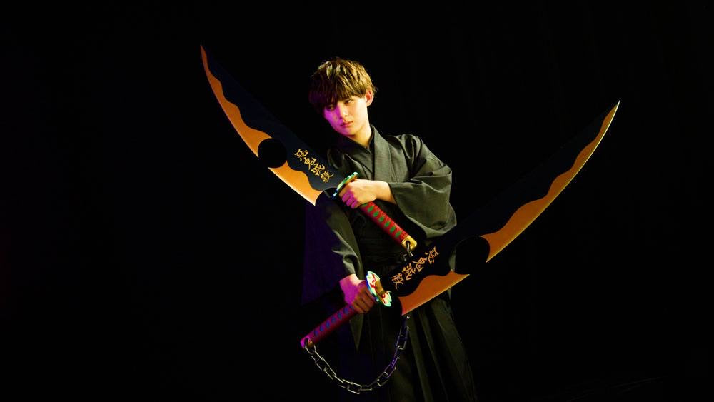 Demon Slayer: Kimetsu no Yaiba Proplica Replicas 1/1 Nichirin Swords Tengen Uzui