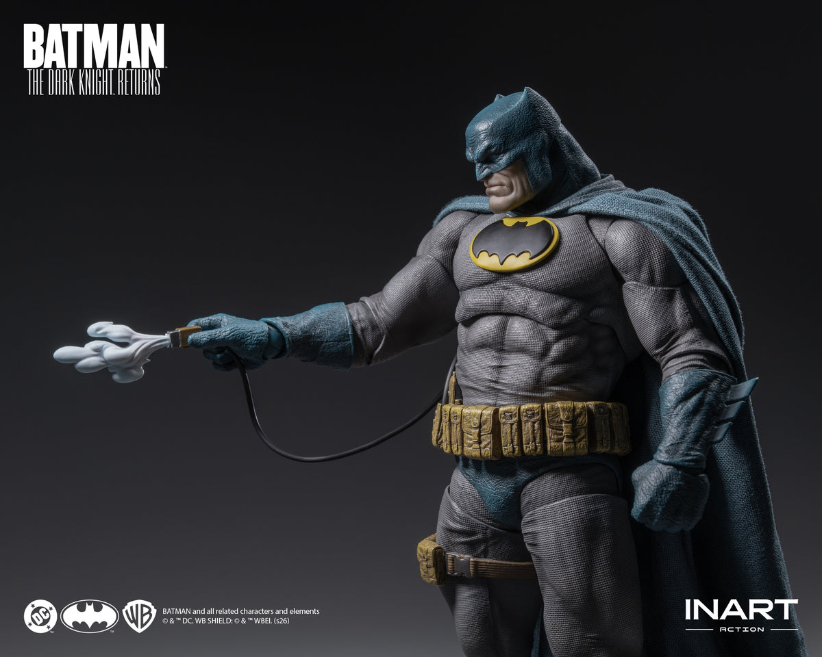 INART Action - DC Universe Action Figure Batman: The Dark Knight Returns - Batman (Blue Suit)