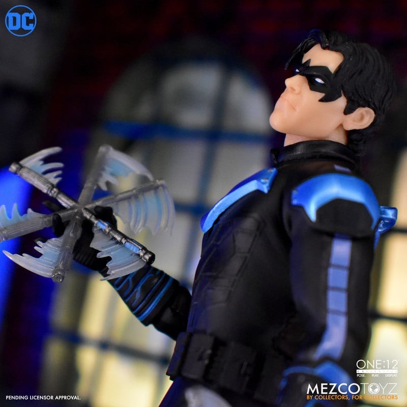 *PRE ORDER* MEZCO ONE:12 COLLECTIVE Nightwing (ETA MARCH)