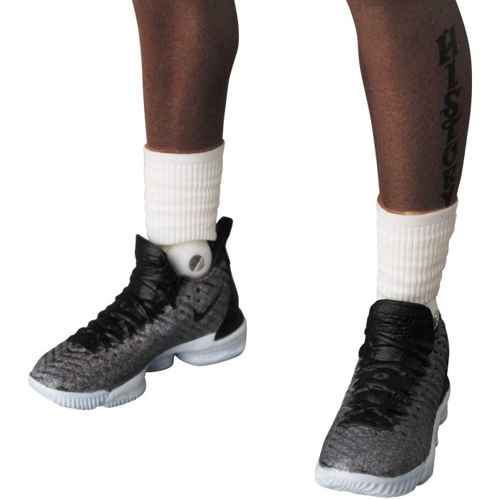 LOS ANGELES LAKERS MAFEX No.127 LEBRON JAMES