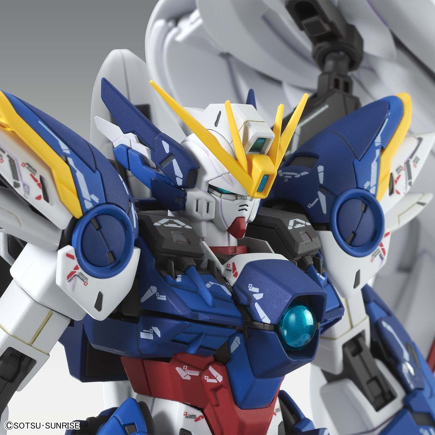 MASTER GRADE WING GUNDAM ZERO EW VER. KA 1/100 MODEL KIT